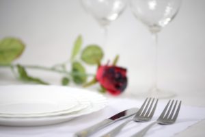 elegant-tableware-1431790_1280